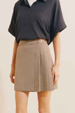 Jupe courte &agrave; boucle dor&eacute;e;${refinementColor}