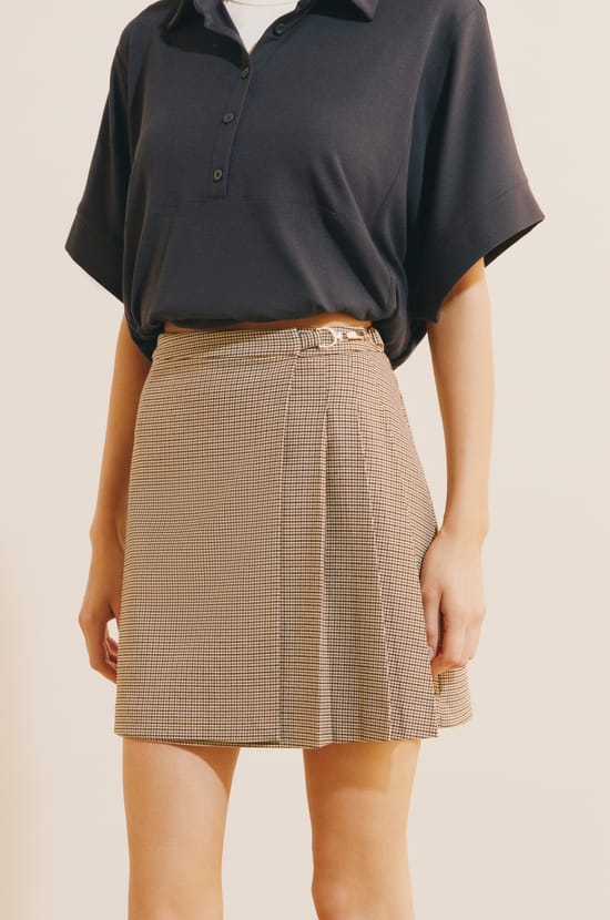 Jupe courte &agrave; boucle dor&eacute;e;${refinementColor}
