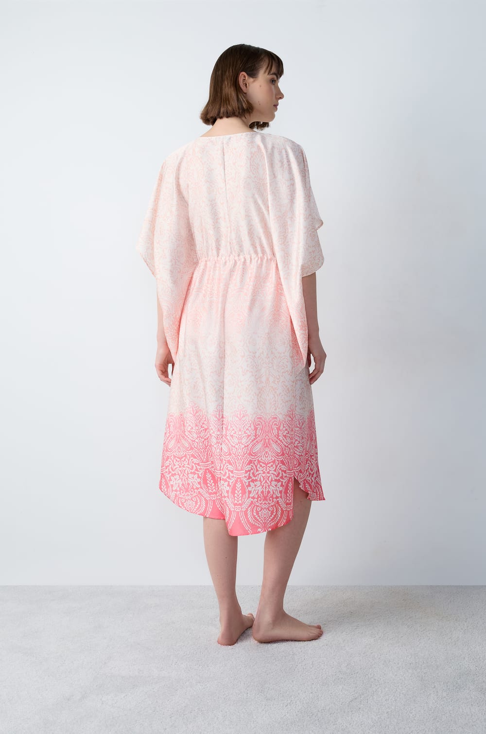 Chemise de nuit satin&eacute; &agrave; motifs;${refinementColor}