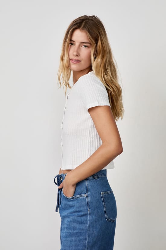 Short-sleeved buttoned T-shirt;${refinementColor}