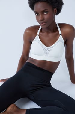 Sujetador deportivo - Sujeción ligera;${refinementColor}