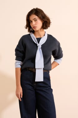 Pull manches longues avec lien &agrave; nouer;${refinementColor}