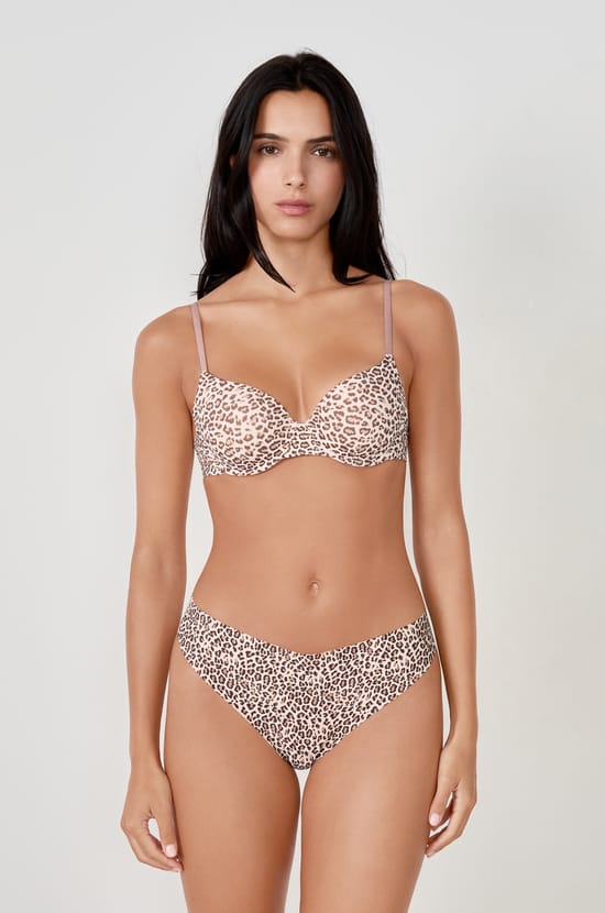 String en microfibre imprim&eacute; l&eacute;opard;${refinementColor}