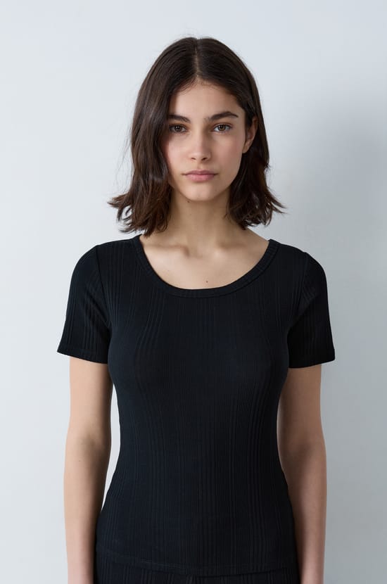 Long-sleeved ribbed cotton T-shirt;${refinementColor}