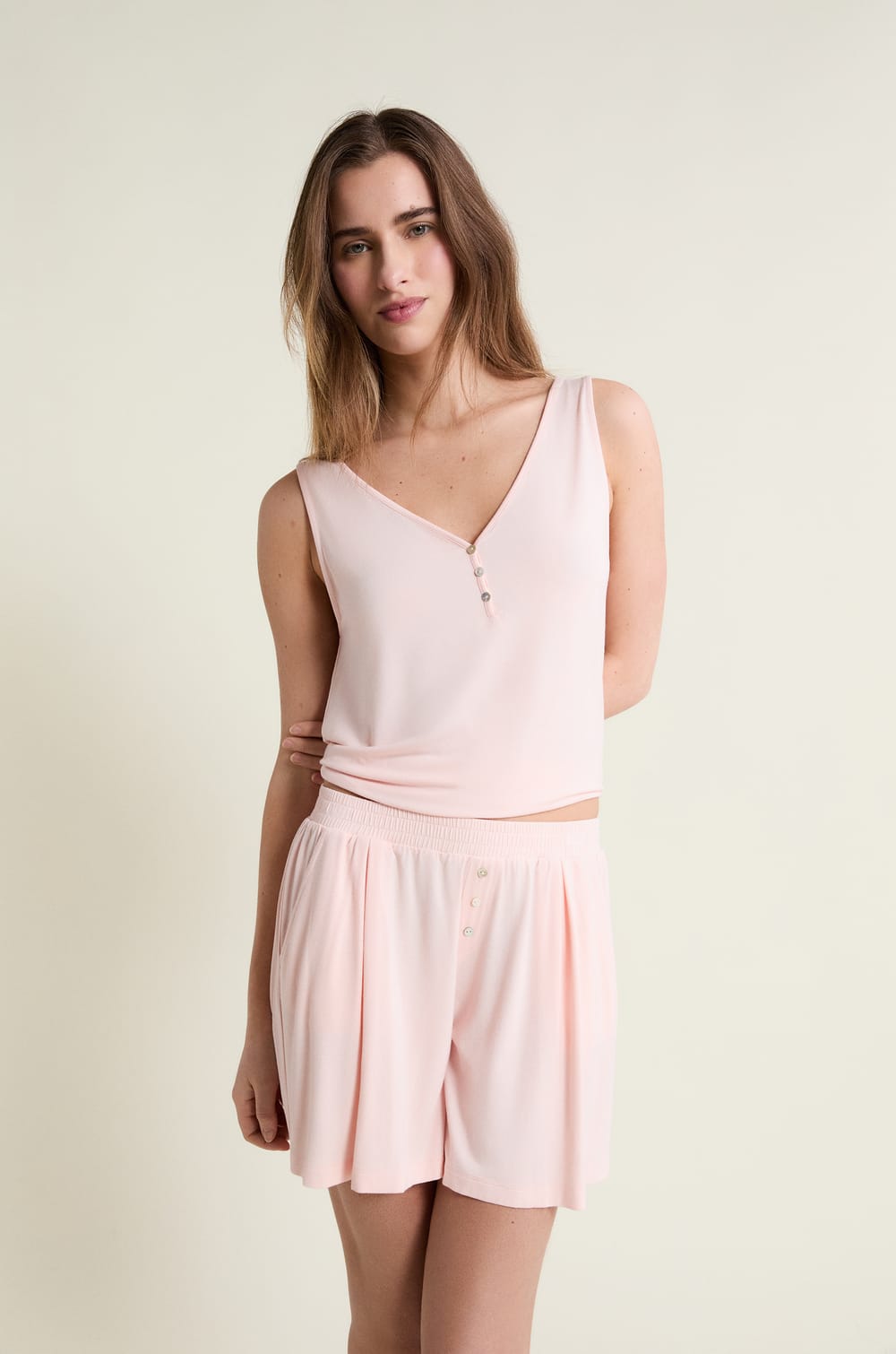 Top de pijama sin mangas con cuello en V de modal;${refinementColor}