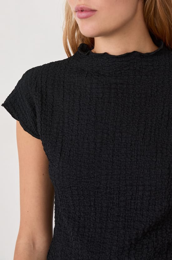 Short-sleeved T-shirt;${refinementColor}