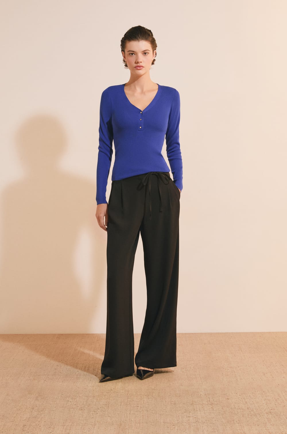 Pull manches longues &agrave; col V;${refinementColor}