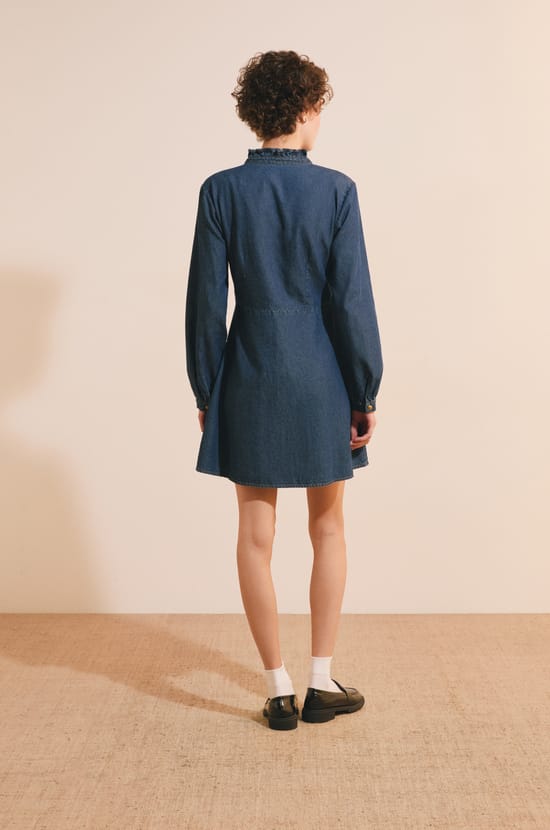 Robe courte &agrave; manches longues en jean;${refinementColor}