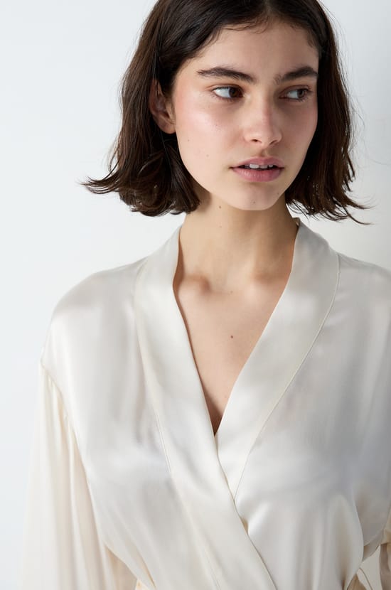 D&eacute;shabill&eacute; en soie;${refinementColor}