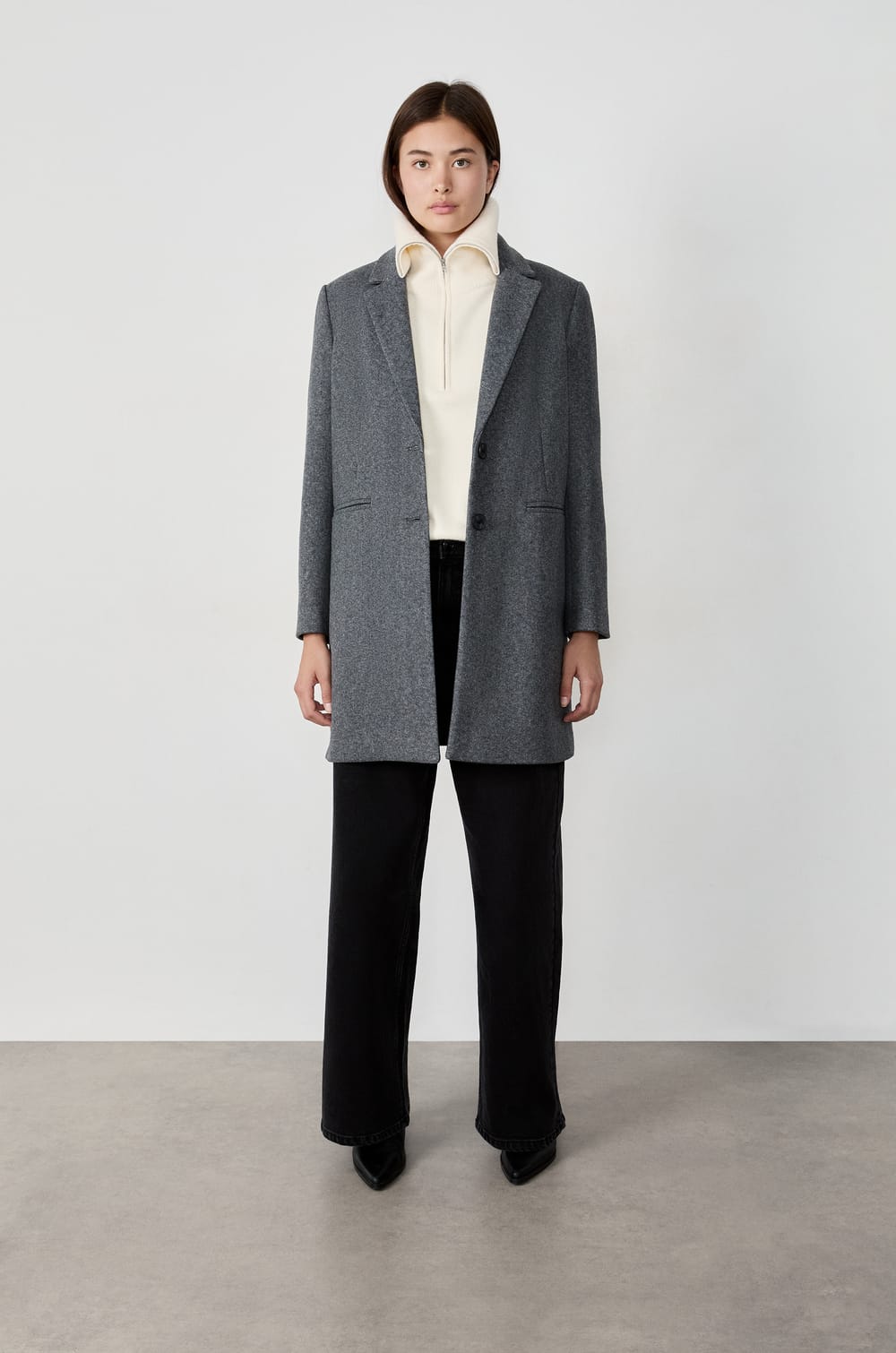 Short coat;${refinementColor}
