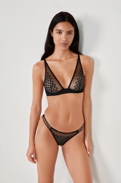  Tanga avec broderie;${refinementColor}