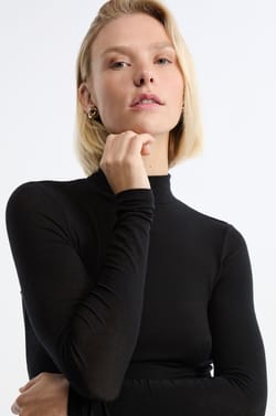 Long-sleeved high neck t-shirt with wool;${refinementColor}