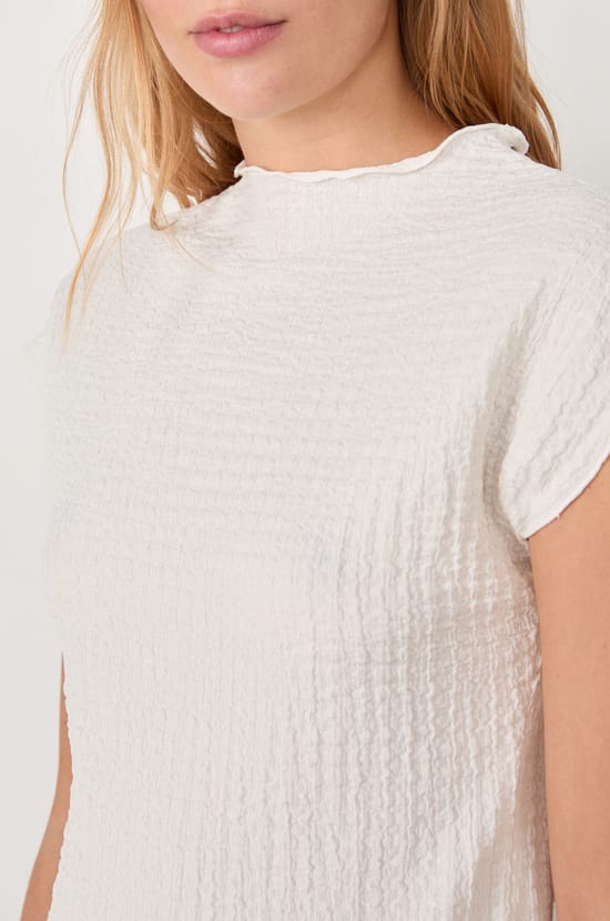 T-shirt manches courtes effet gaufré;${refinementColor}