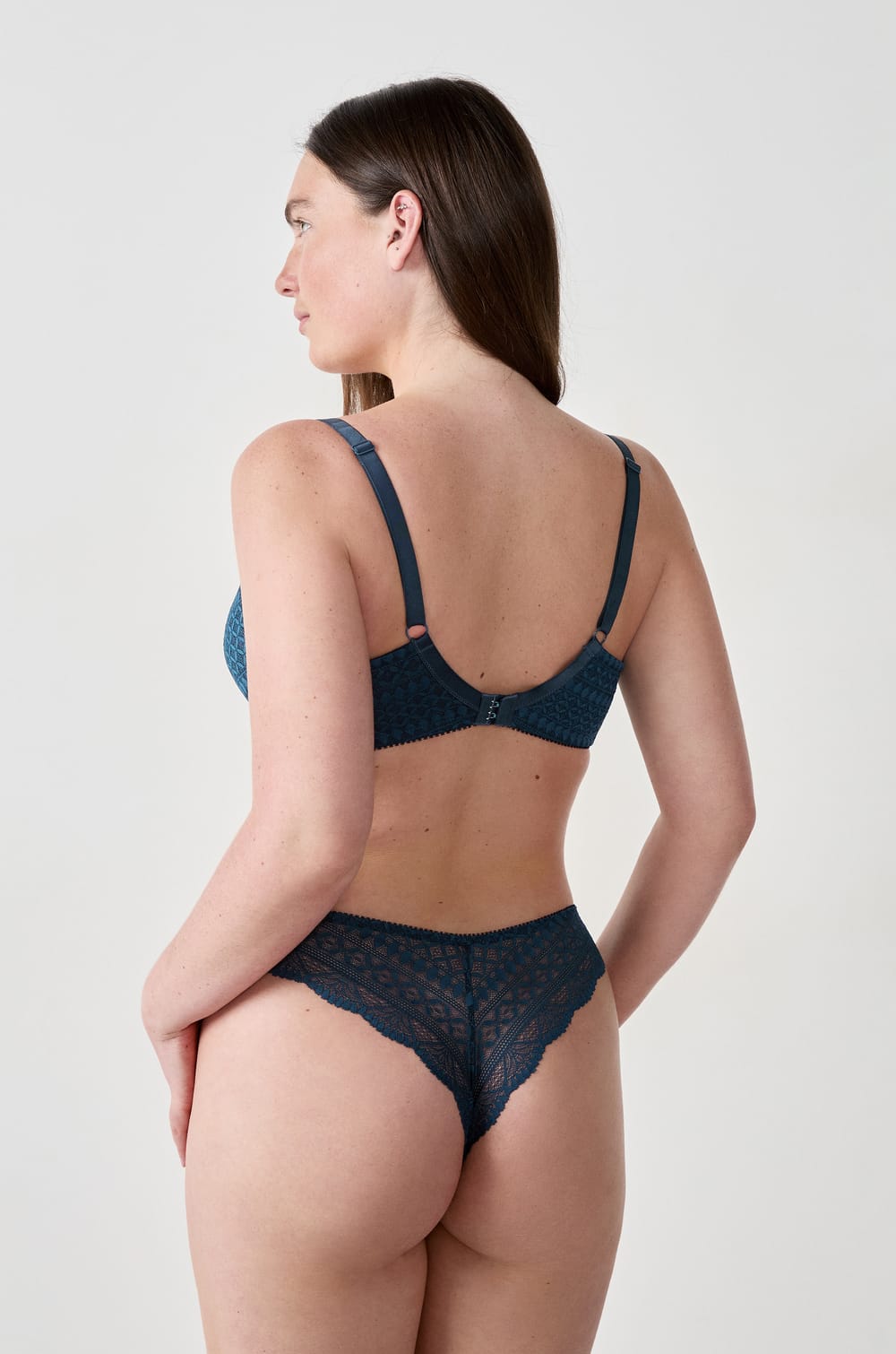 Bra No. 2 - Plunging Push-Up;${refinementColor}