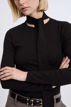 Long-sleeved T-shirt with tie collar with cotton;${refinementColor}