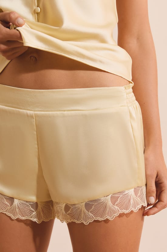 Short de pyjama satin&eacute;;${refinementColor}