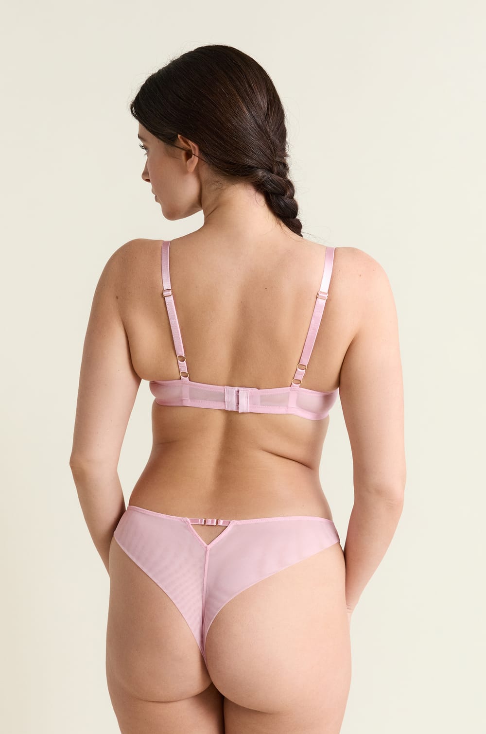 Sujetador N.9 - Balconnet con bordados de corazones;${refinementColor}