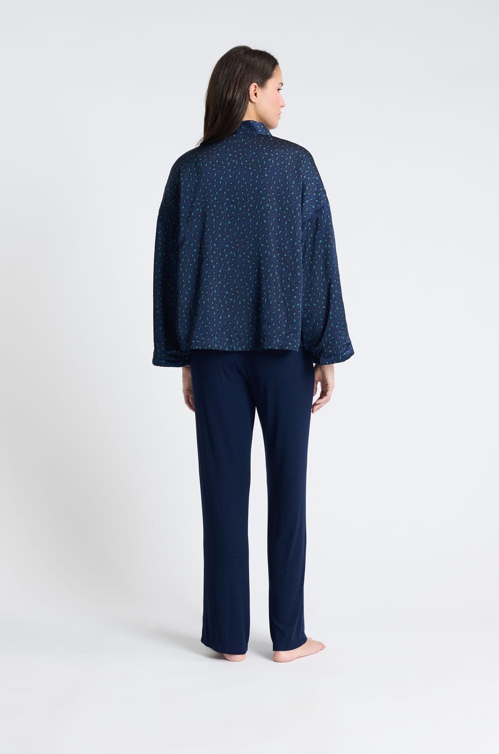 Ensemble de pyjama 3 pièces satiné;${refinementColor}
