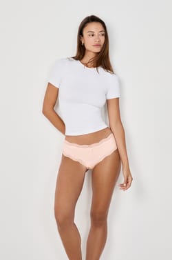 Shorty bords dentelle en microfibre;${refinementColor}