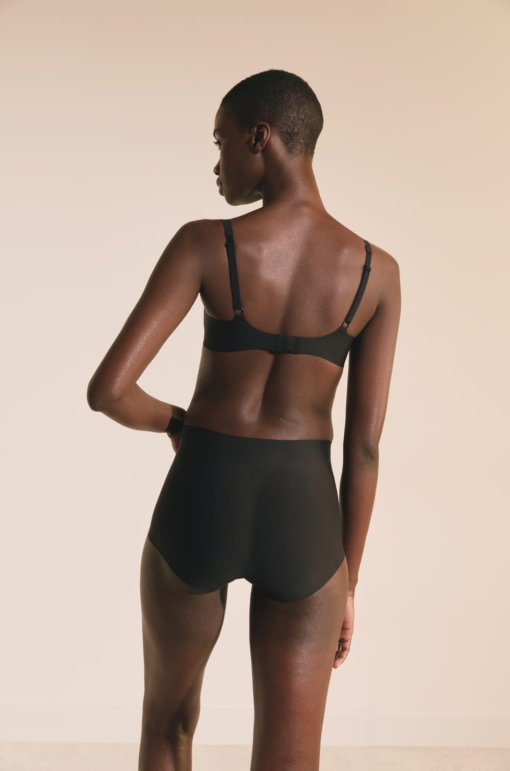 Soutien-gorge brassi&egrave;re en microfibre avec pads amovibles;${refinementColor}