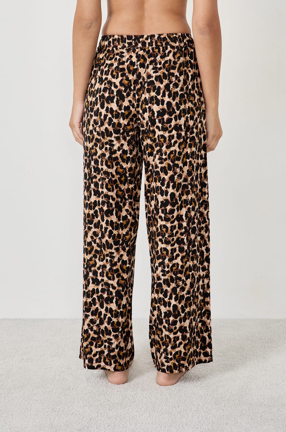 Leopard print pyjama trousers;${refinementColor}