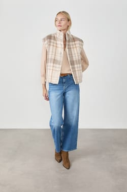 Reversible sleeveless checkered jacket;${refinementColor}