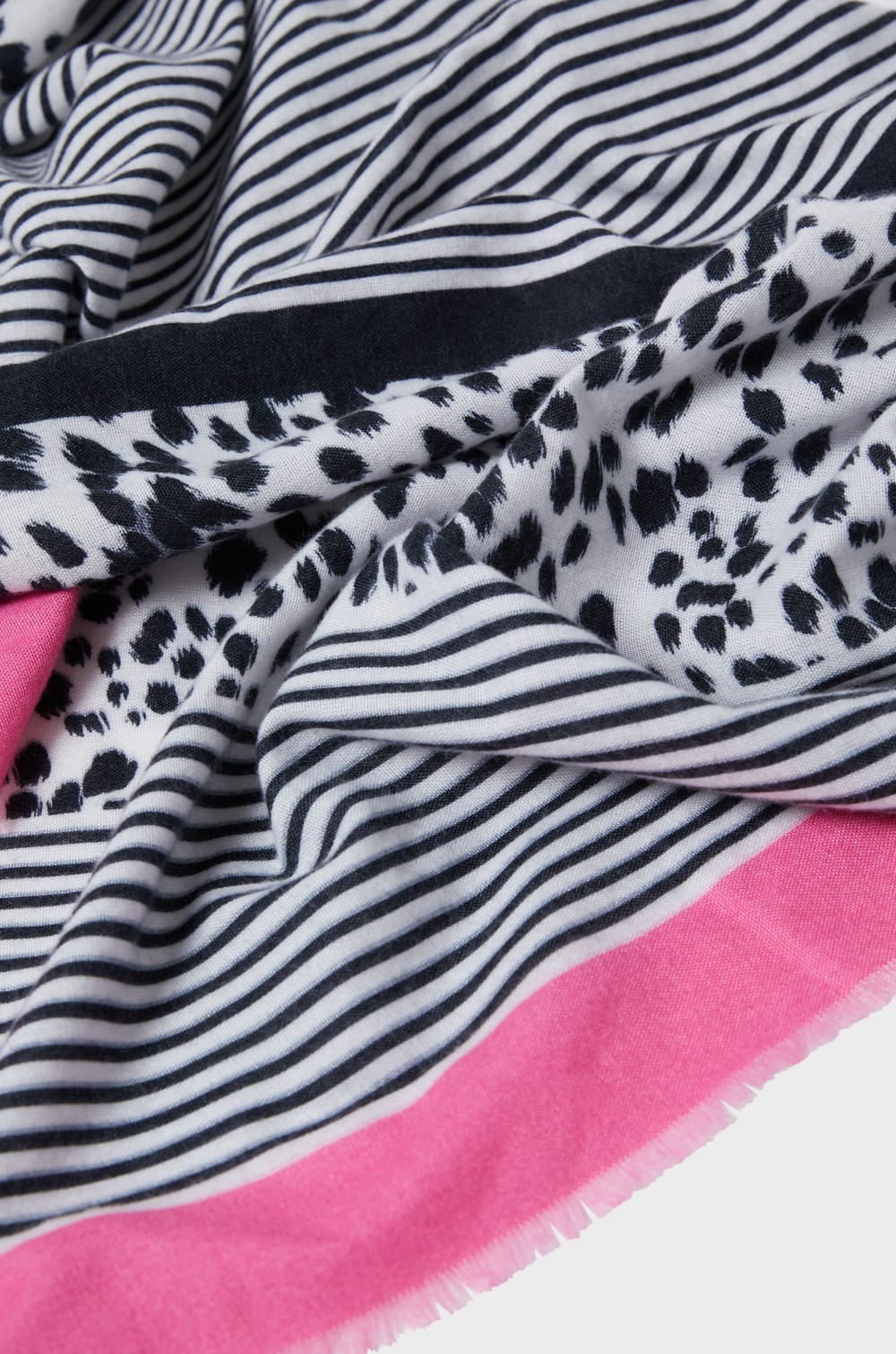 Patterned Scarf;${refinementColor}