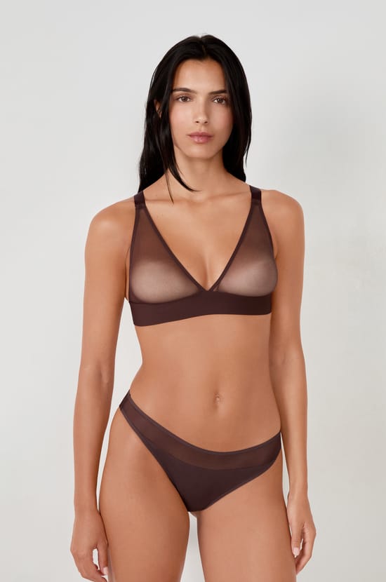 Wireless triangle bra in mesh;${refinementColor}