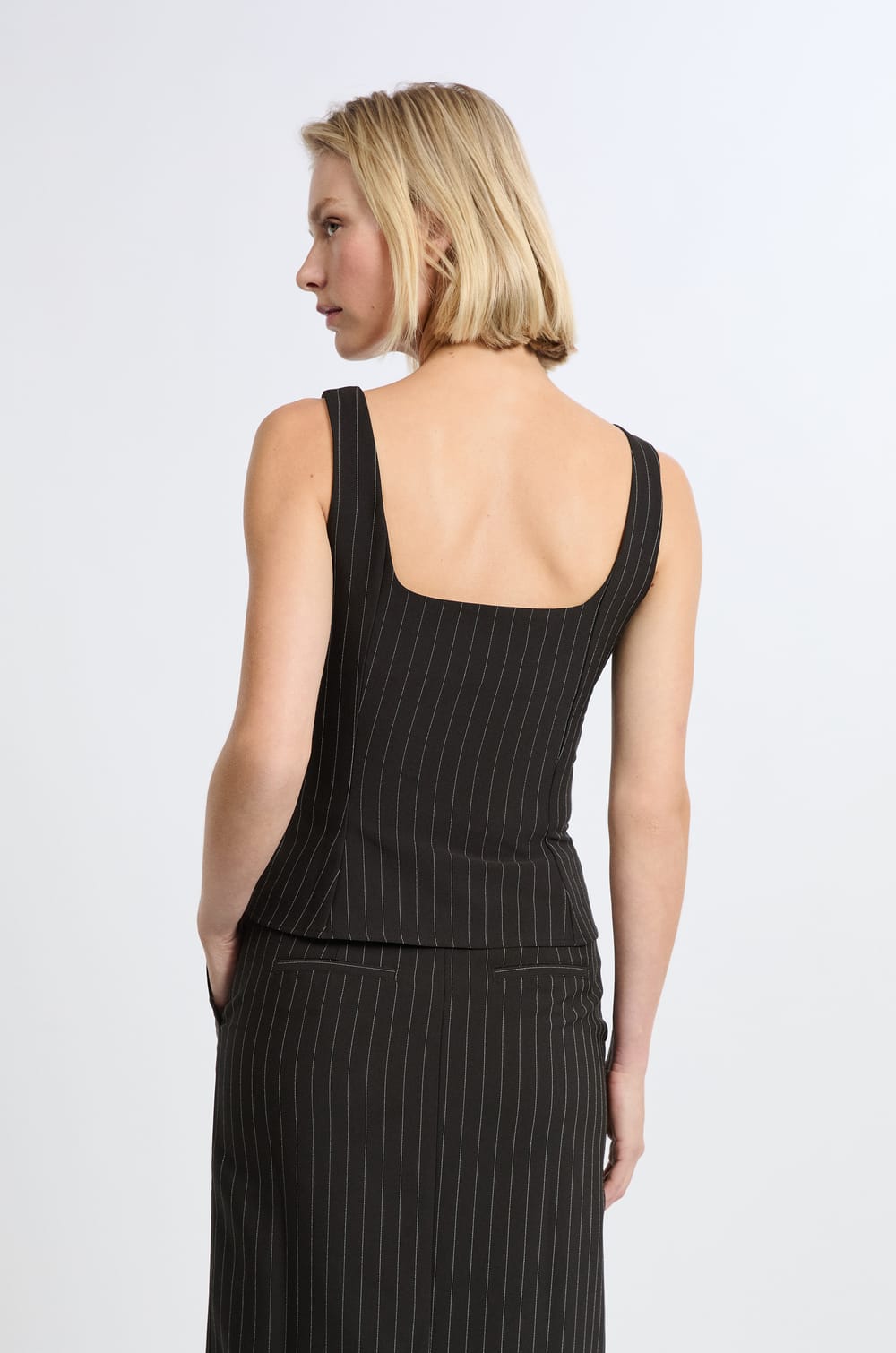 Top à volant à rayure;${refinementColor}
