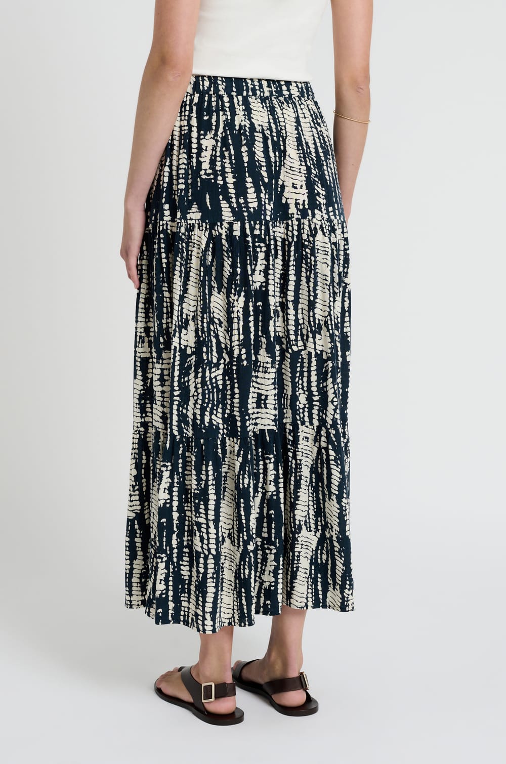 Printed fluid long skirt;${refinementColor}