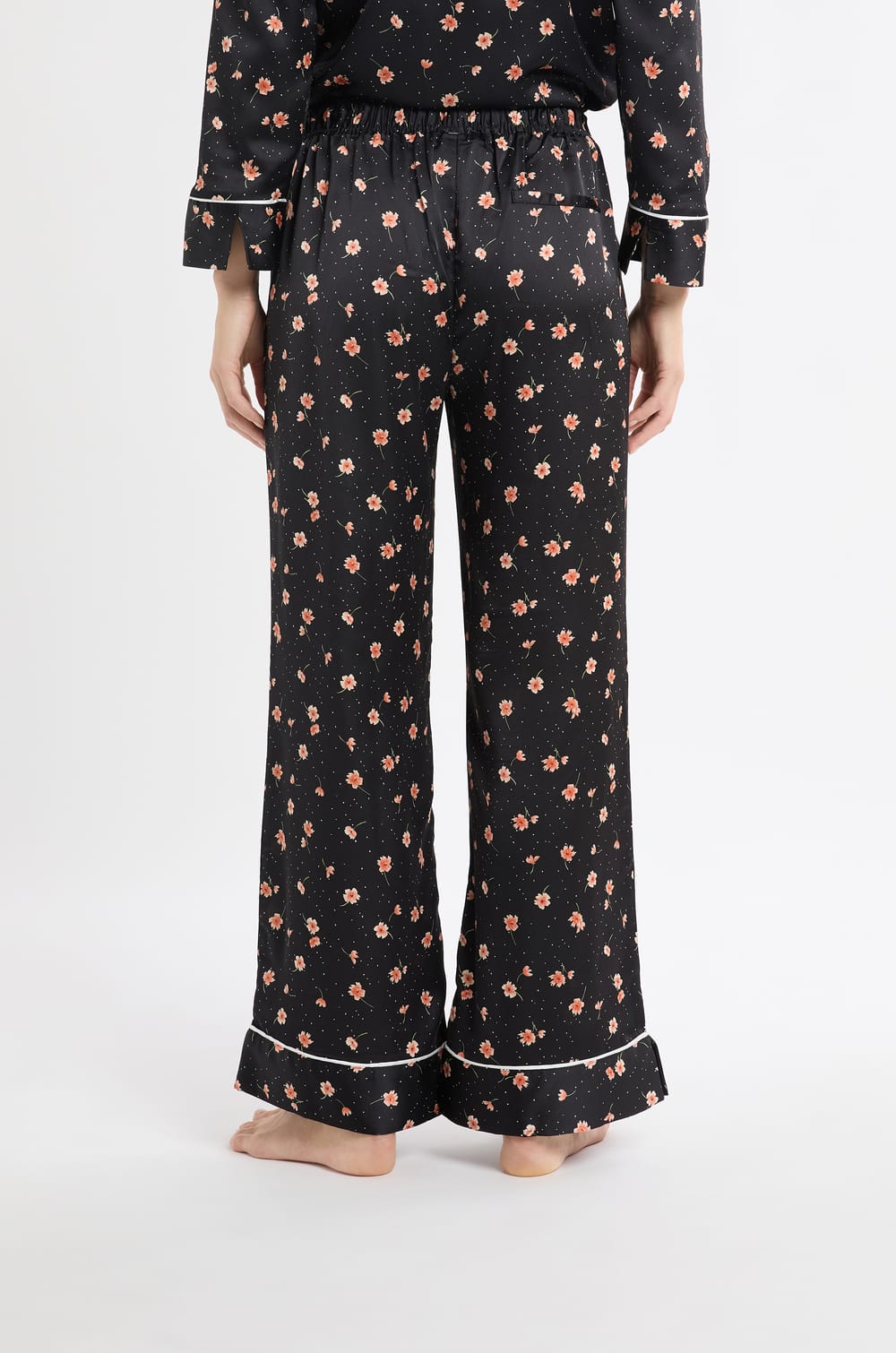 Pantalon de pyjama à motifs fleurs en satin;${refinementColor}