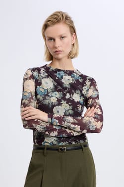 T-shirt &agrave; motif fleuris;${refinementColor}