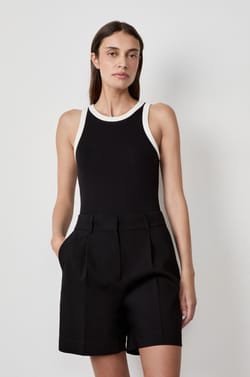 Camiseta de tirantes con detalle bicolor en la espalda;${refinementColor}