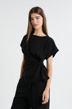 T-shirt drap&eacute; avec noeud;${refinementColor}