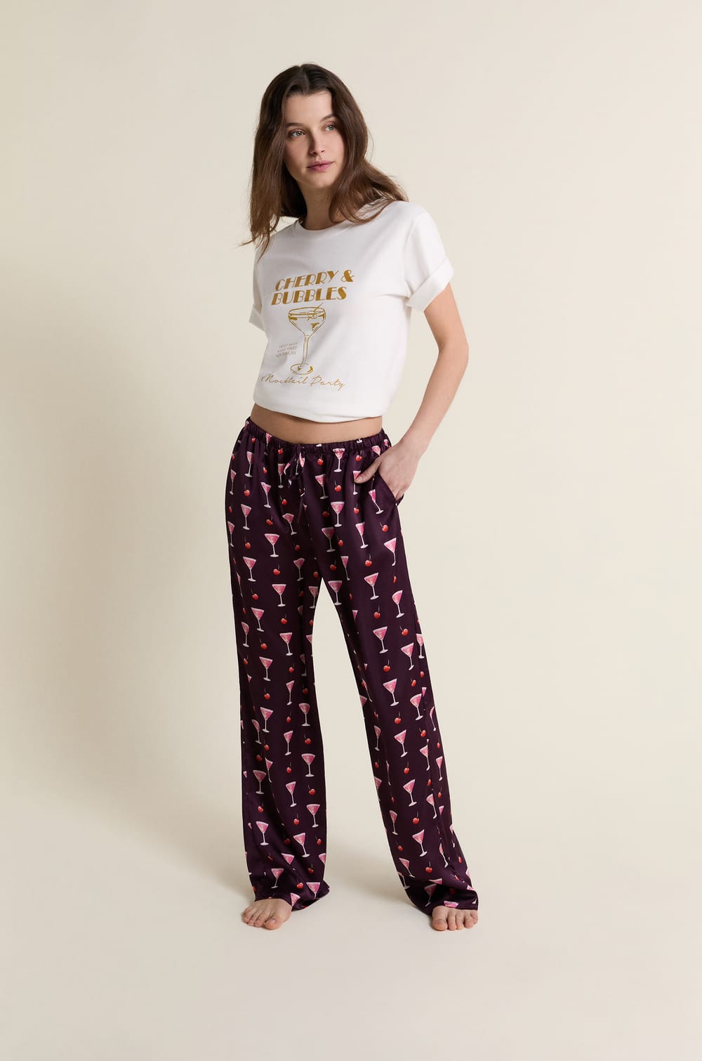 Satijnen pyjamabroek met mocktail print;${refinementColor}
