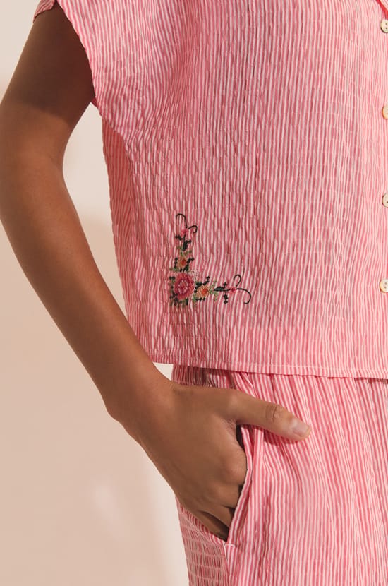 Pantacourt &agrave; rayures;${refinementColor}