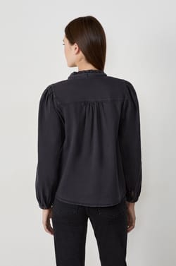 Chemise col V;${refinementColor}