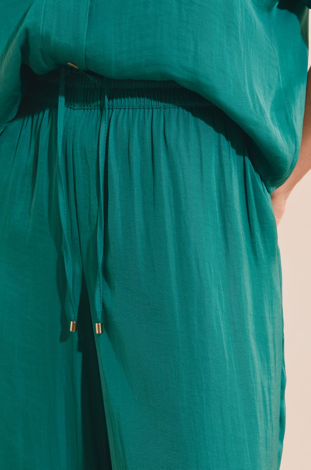 Wide-leg satin trousers;${refinementColor}