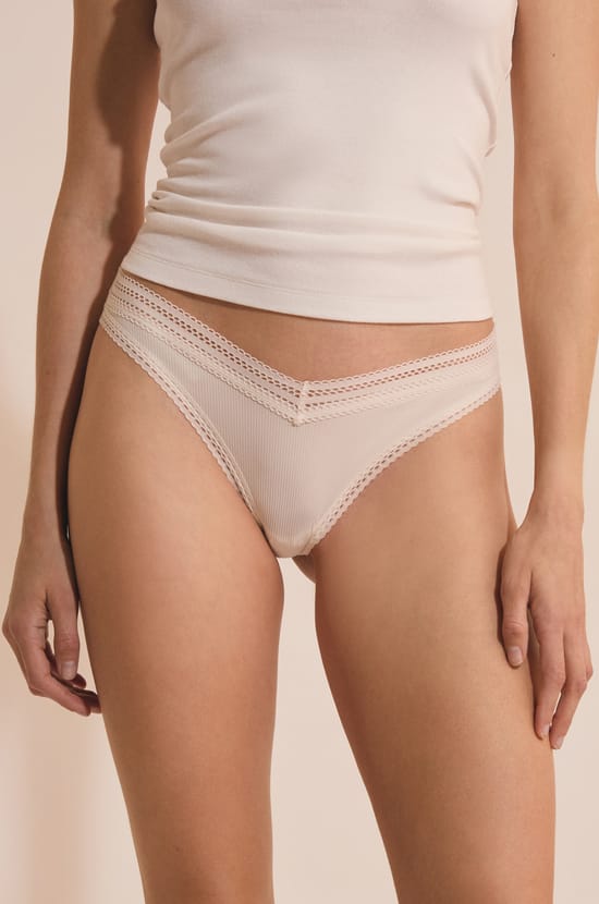 V-shape Tanga in Microfibre and Lace;${refinementColor}