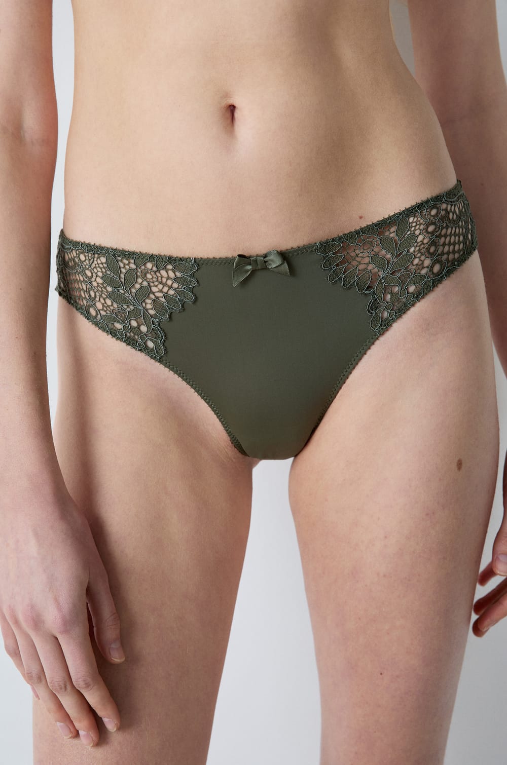 Hipster en dentelle;${refinementColor}