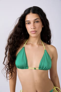 Trójkątny top od bikini z perełkami;${refinementColor}
