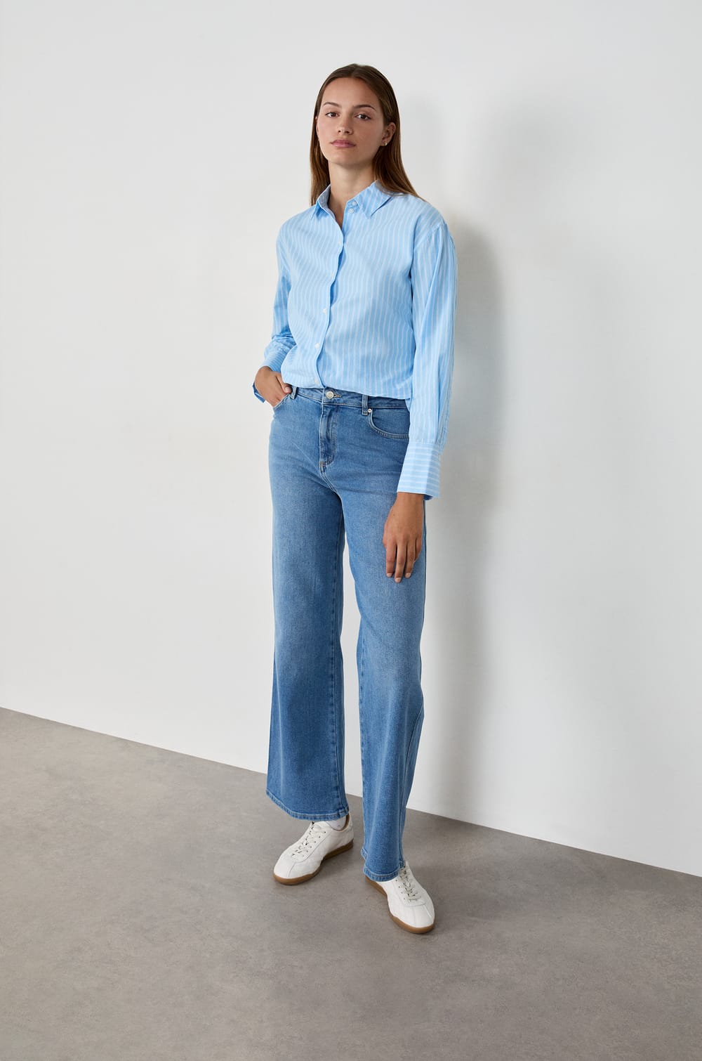 Chemise manches longues en coton ceinturée;${refinementColor}