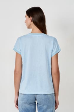 Short-sleeved V-neck T-shirt;${refinementColor}