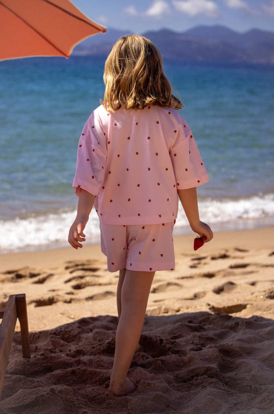 Ensemble de pyjama 2 pi&egrave;ces motifs fraises pour enfant;${refinementColor}