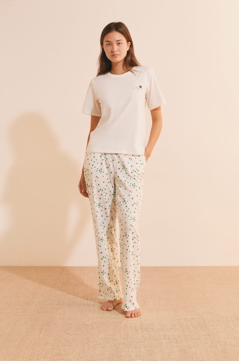 Ensemble de pyjama 2 pi&egrave;ces avec motifs tr&egrave;fle en coton;${refinementColor}