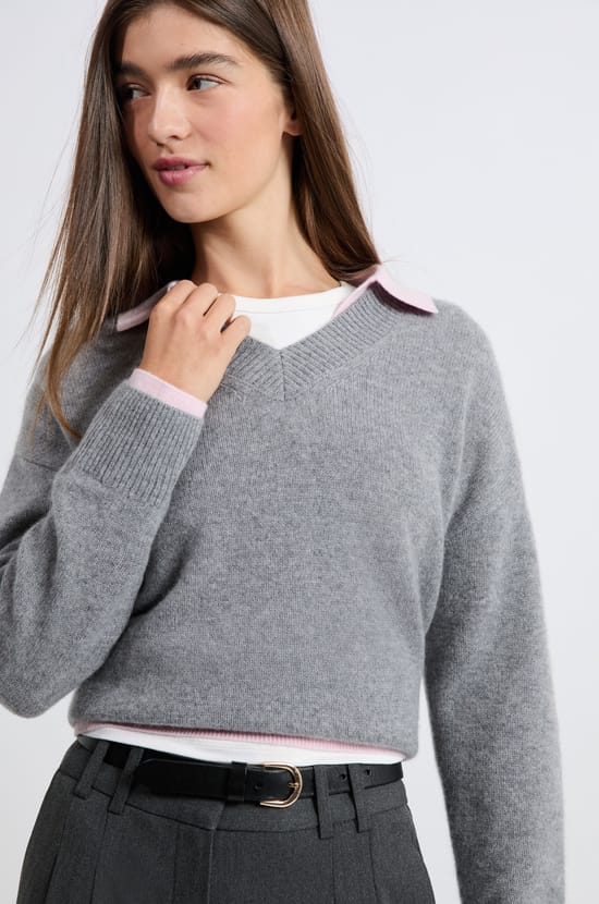 Pull col V en cachemire;${refinementColor}