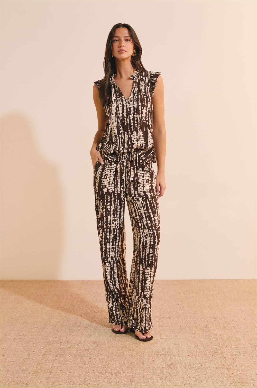 Pantalon &agrave; motifs;${refinementColor}