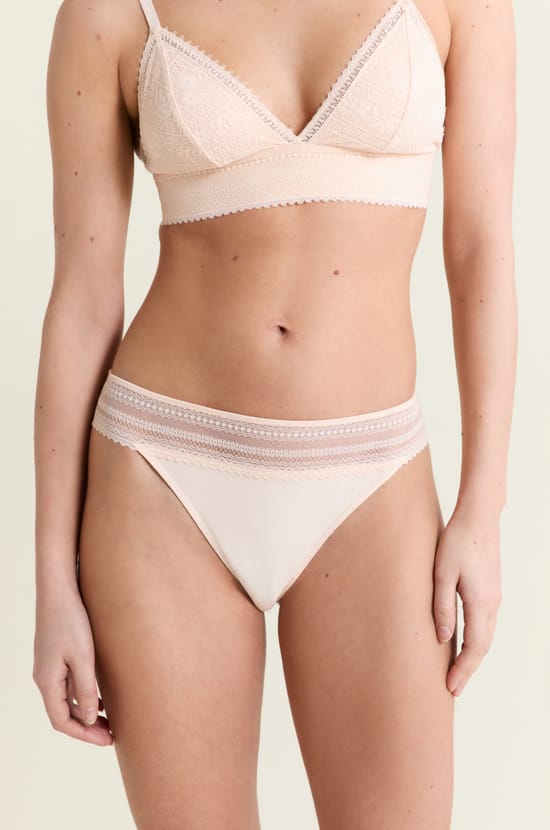 Culotte en dentelle et microfibre;${refinementColor}