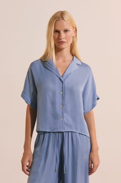 Chemise de pyjama manches courtes satin&eacute;e;${refinementColor}