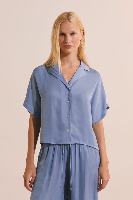 Chemise de pyjama manches courtes satin&eacute;e;${refinementColor}